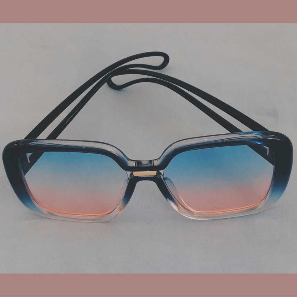 Large Square Sunglasses - Picture 4 of 4